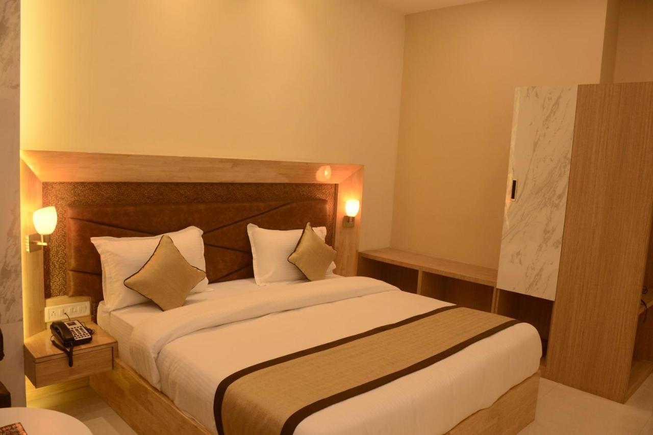 Hotel Bharat Kota  Bagian luar foto