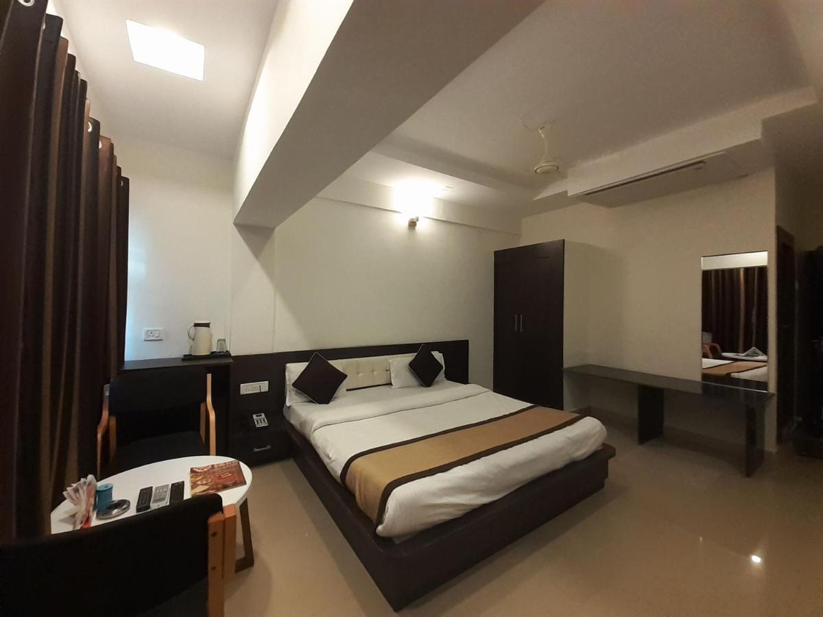 Hotel Bharat Kota  Bagian luar foto