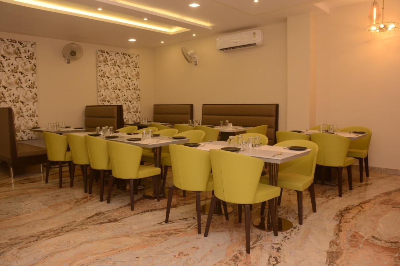 Hotel Bharat Kota  Bagian luar foto