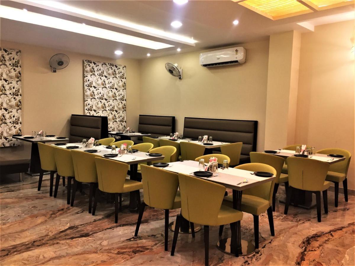 Hotel Bharat Kota  Bagian luar foto
