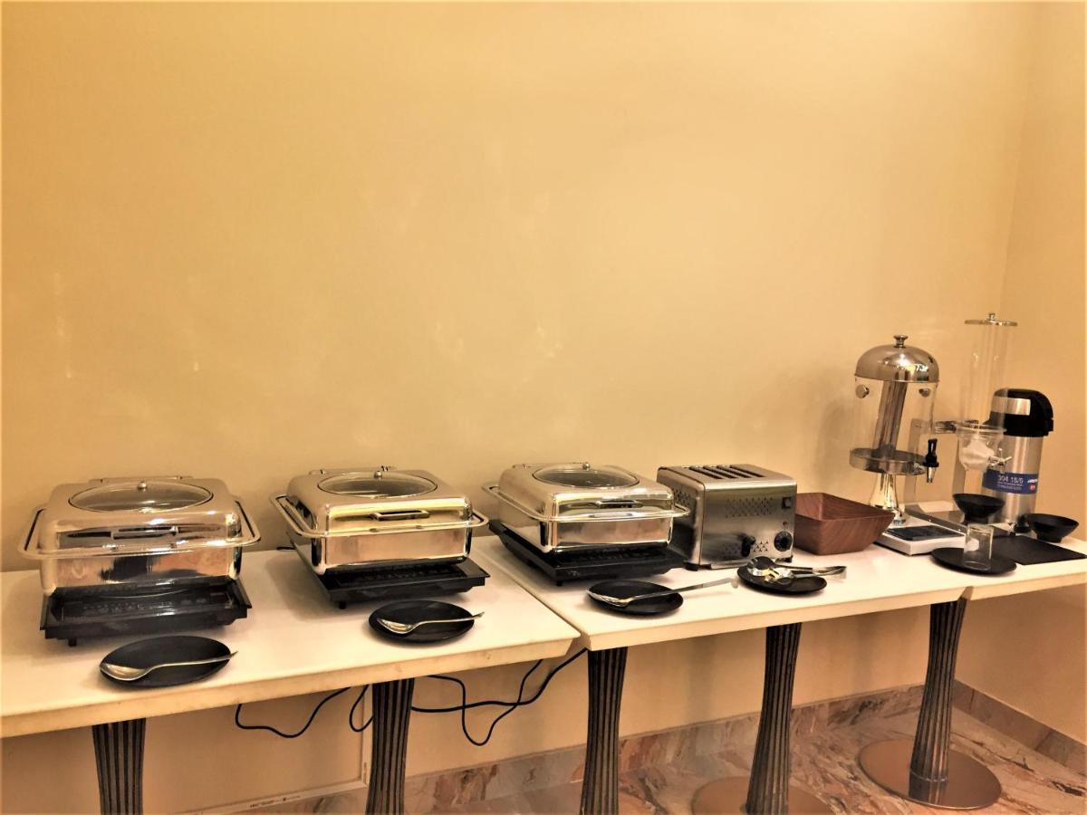 Hotel Bharat Kota  Bagian luar foto