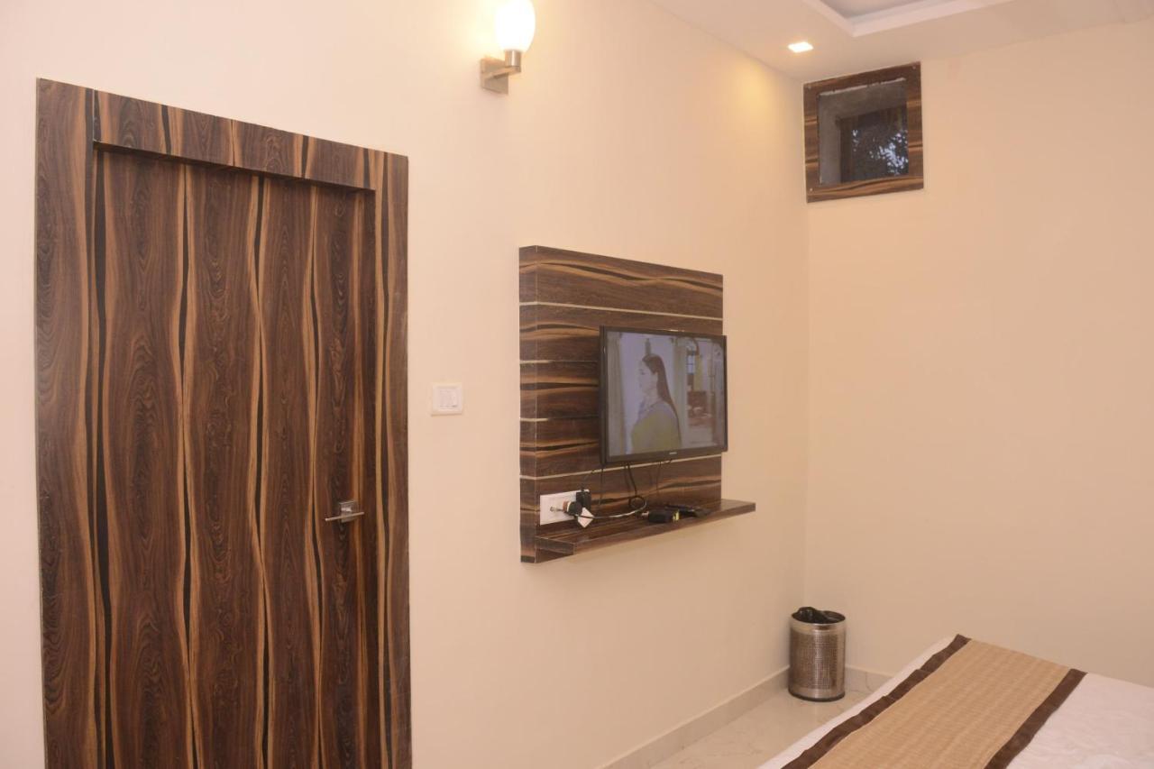 Hotel Bharat Kota  Bagian luar foto