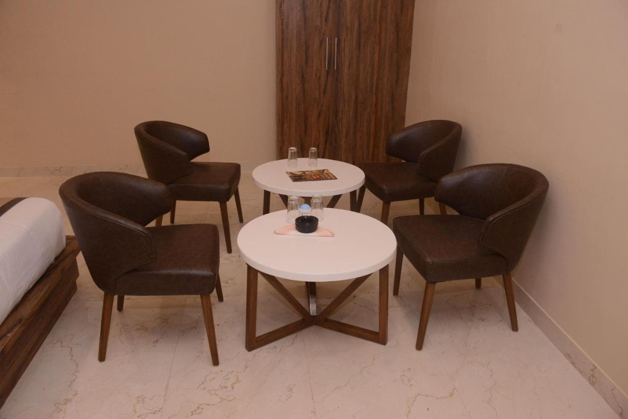 Hotel Bharat Kota  Bagian luar foto