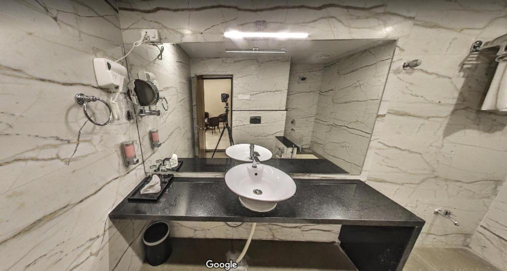 Hotel Bharat Kota  Bagian luar foto
