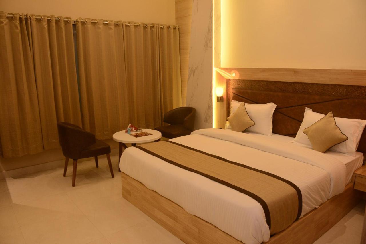 Hotel Bharat Kota  Bagian luar foto