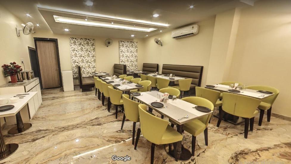 Hotel Bharat Kota  Bagian luar foto