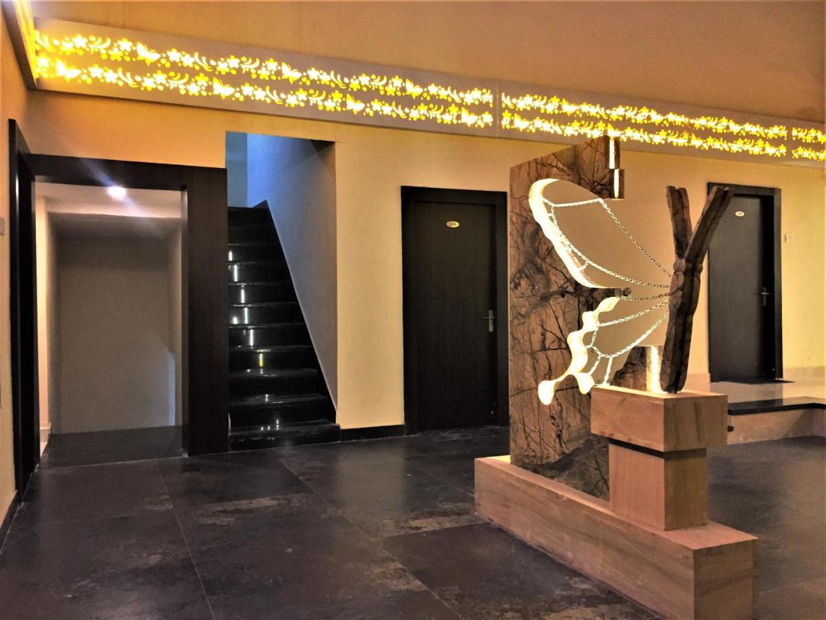 Hotel Bharat Kota  Bagian luar foto