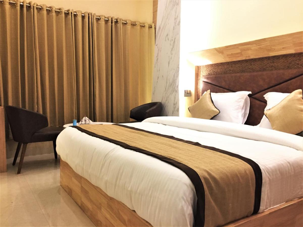 Hotel Bharat Kota  Bagian luar foto