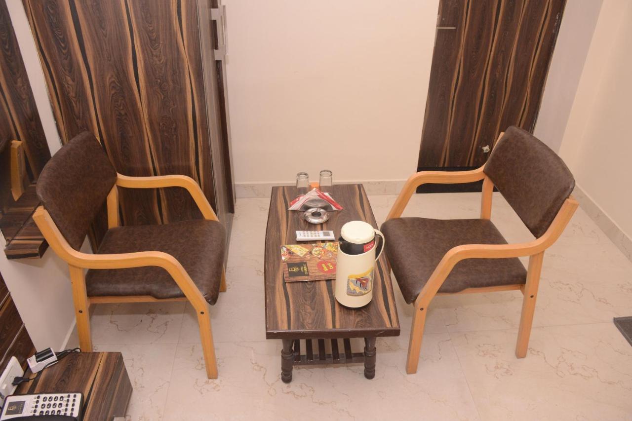 Hotel Bharat Kota  Bagian luar foto