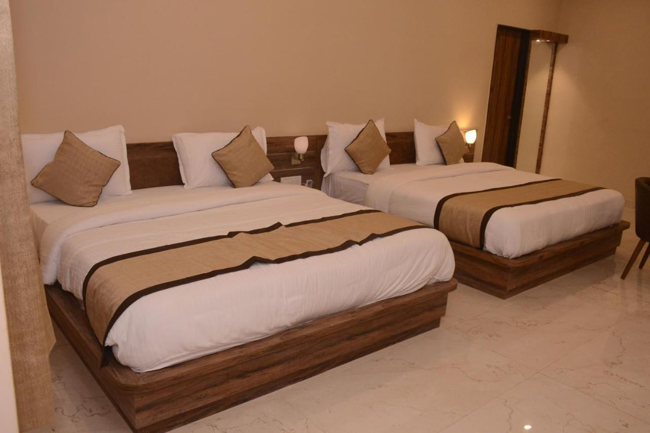 Hotel Bharat Kota  Bagian luar foto