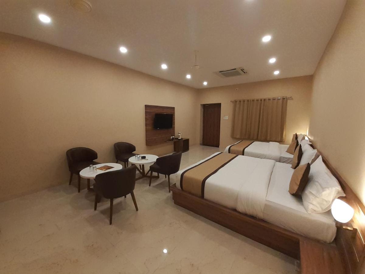 Hotel Bharat Kota  Bagian luar foto
