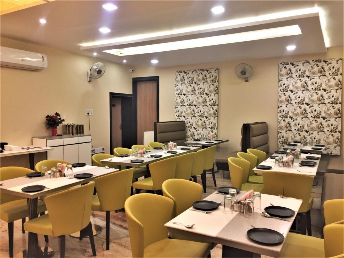 Hotel Bharat Kota  Bagian luar foto