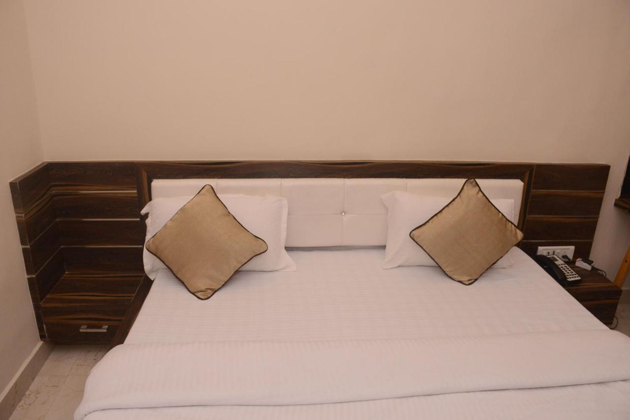 Hotel Bharat Kota  Bagian luar foto