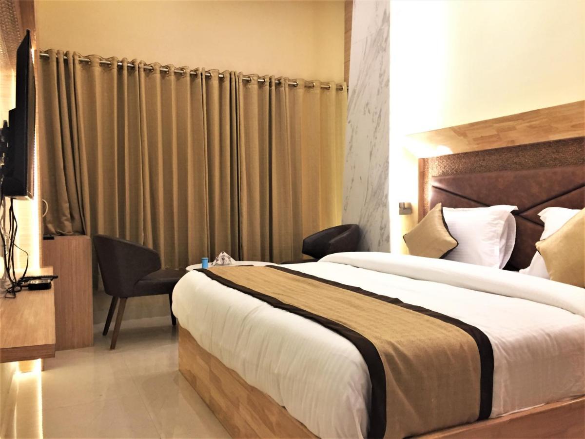 Hotel Bharat Kota  Bagian luar foto