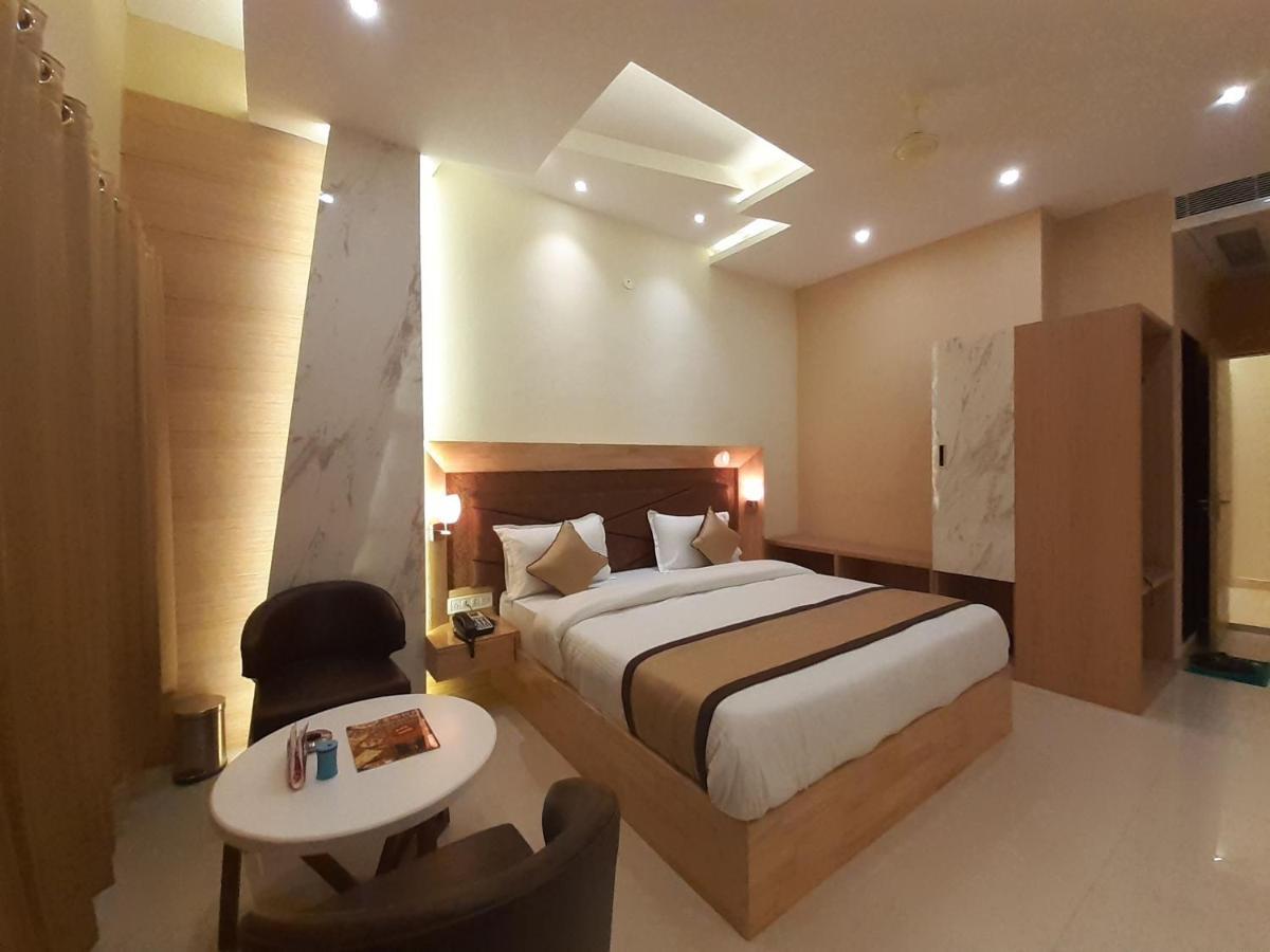 Hotel Bharat Kota  Bagian luar foto